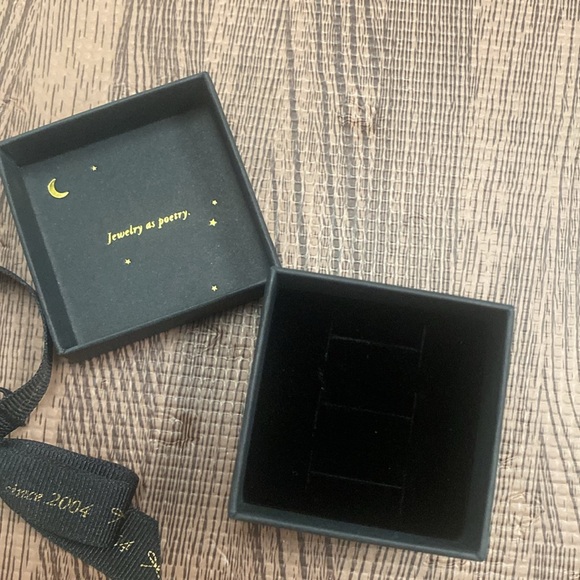 Catbird ring box with bow - Picture 3 of 4